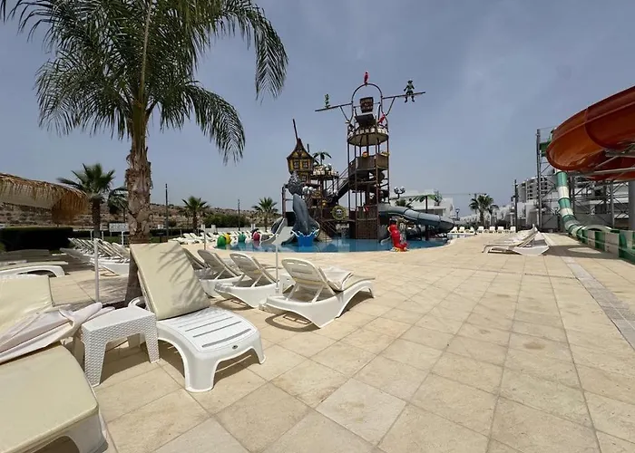 Elizabeth Caesar Blue *