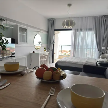 Elizabeth Caesar Blue *