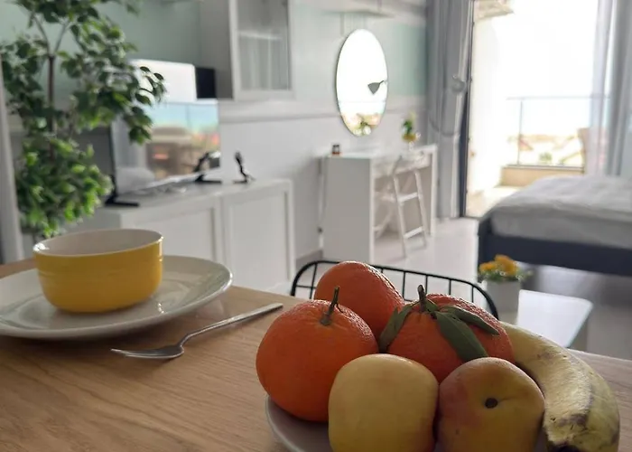 Elizabeth Caesar Blue * Trikomo