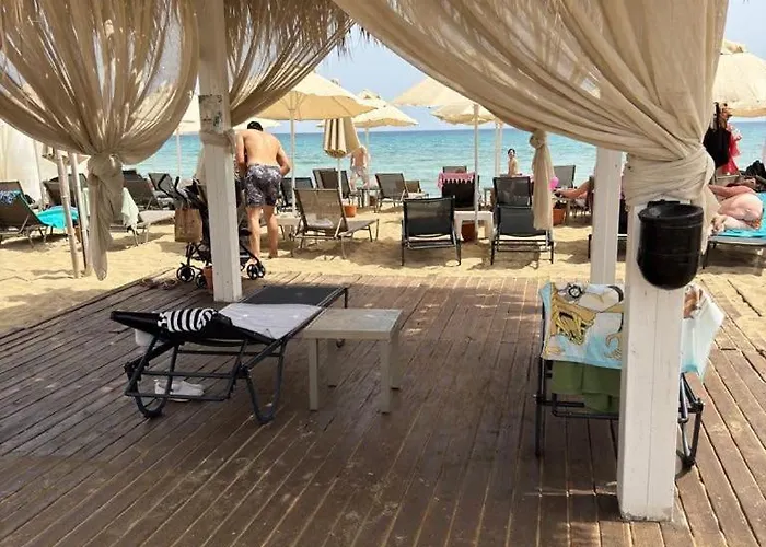 Elizabeth Caesar Blue Trikomo